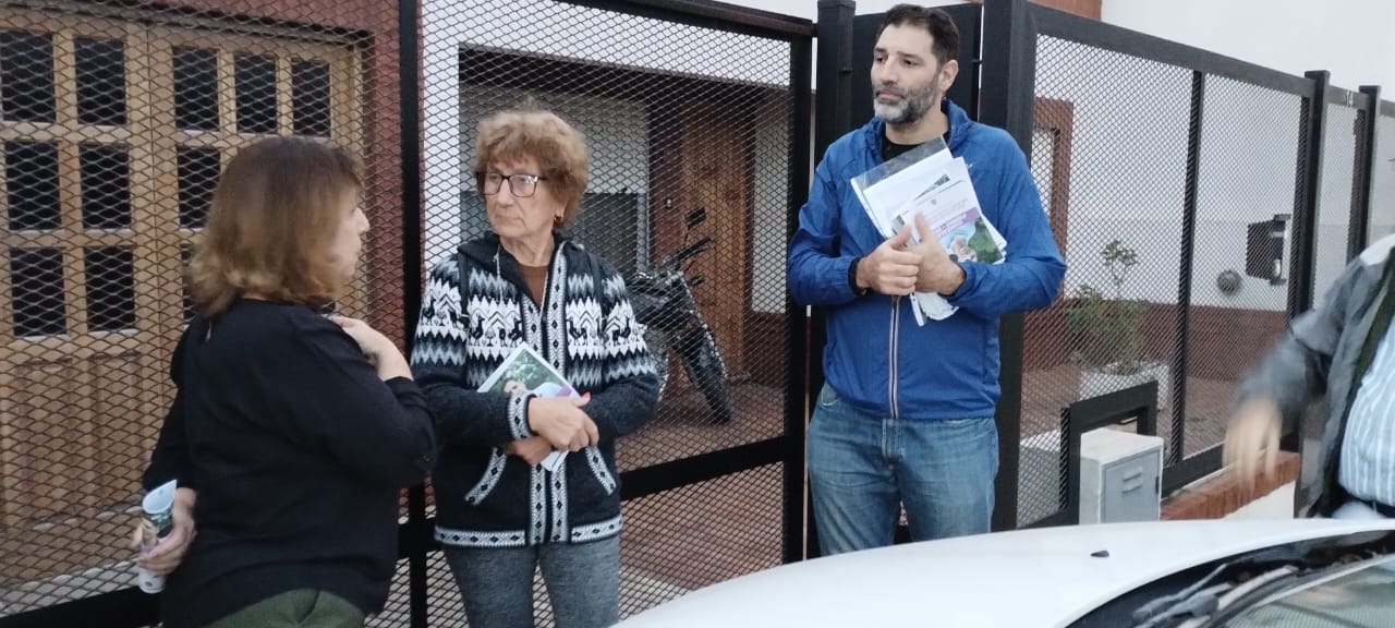 UNRA: Gonzalo Fierro acercó sus propuestas a los vecinos del barrio Villa Luján