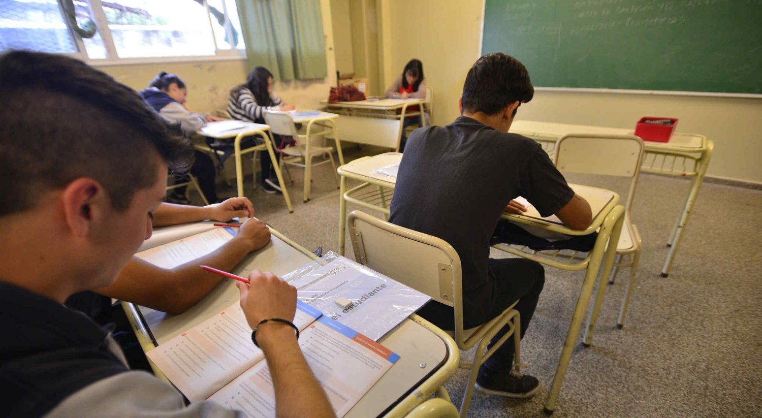 Escuelas: para evitar horas sin clase, agilizarán las coberturas por licencias docentes