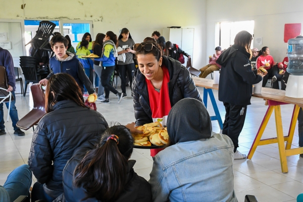 Jóvenes del Programa Envión compartieron una jornada recreativa en el barrio 30 de Mayo