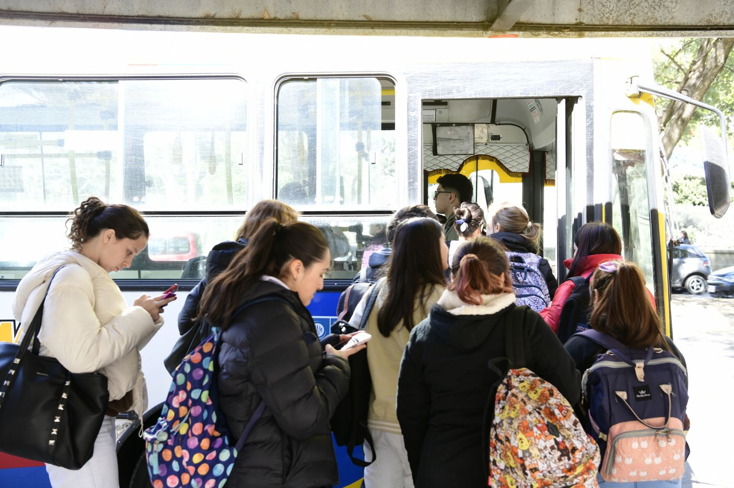 Ahora los terciarios: el Gobierno bonaerense amplió el alcance del Boleto Estudiantil