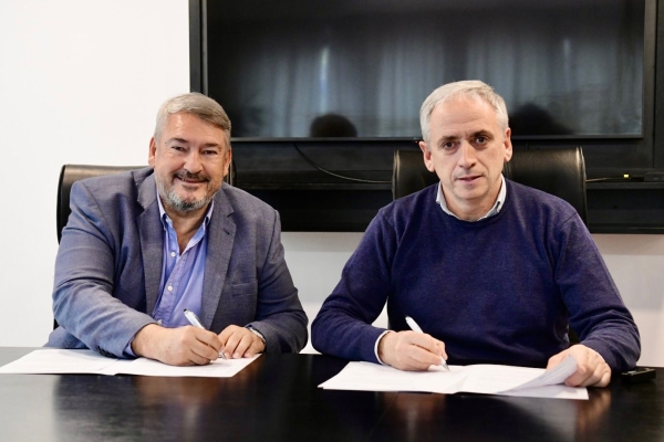 Javier Gastón y el Ministro de Transporte bonaerense firmaron convenio para la puesta en valor de la Estación Ferroautomotor