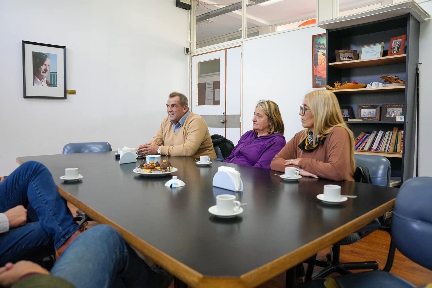 Reunión de Santiago Dos Santos en el Instituto Tecnológico Chascomús