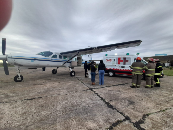 Equipo de salud se trasladó por tierra y por aire para salvarle la vida a un joven que chocó contra un caballo en Villa Gesell