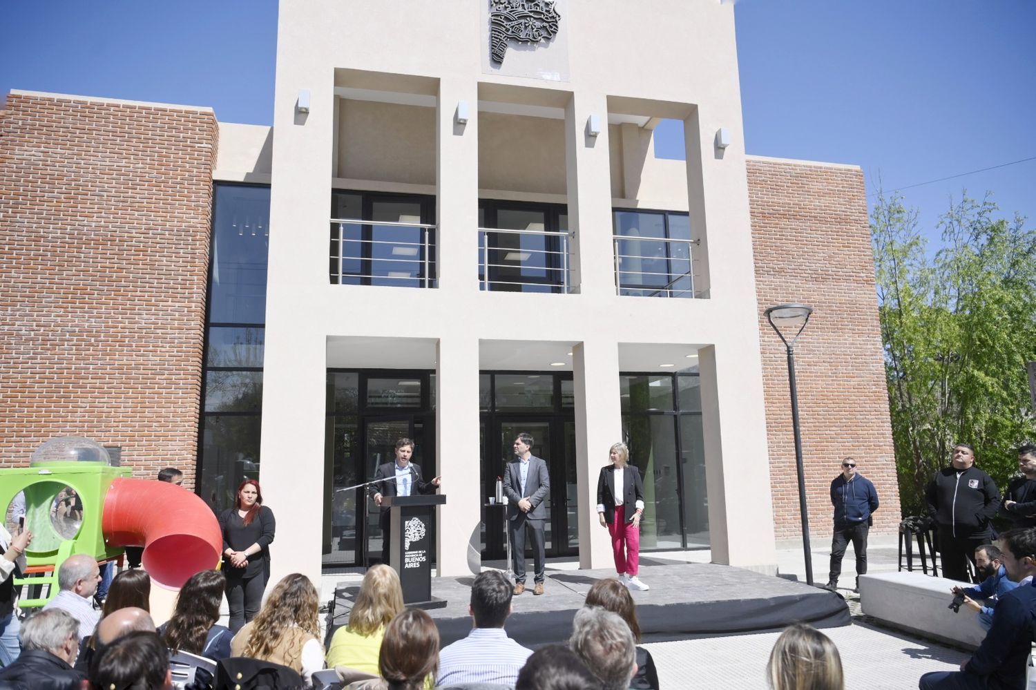 Kicillof recorrió los avances de obras de infraestructura en Castelli