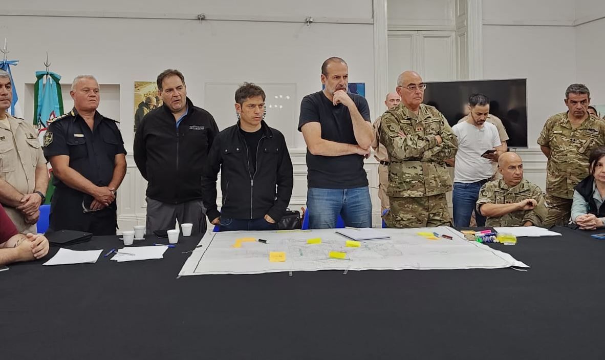 Axel Kicillof llegó a Bahía Blanca y se reunió con el intendente Federico Susbielles