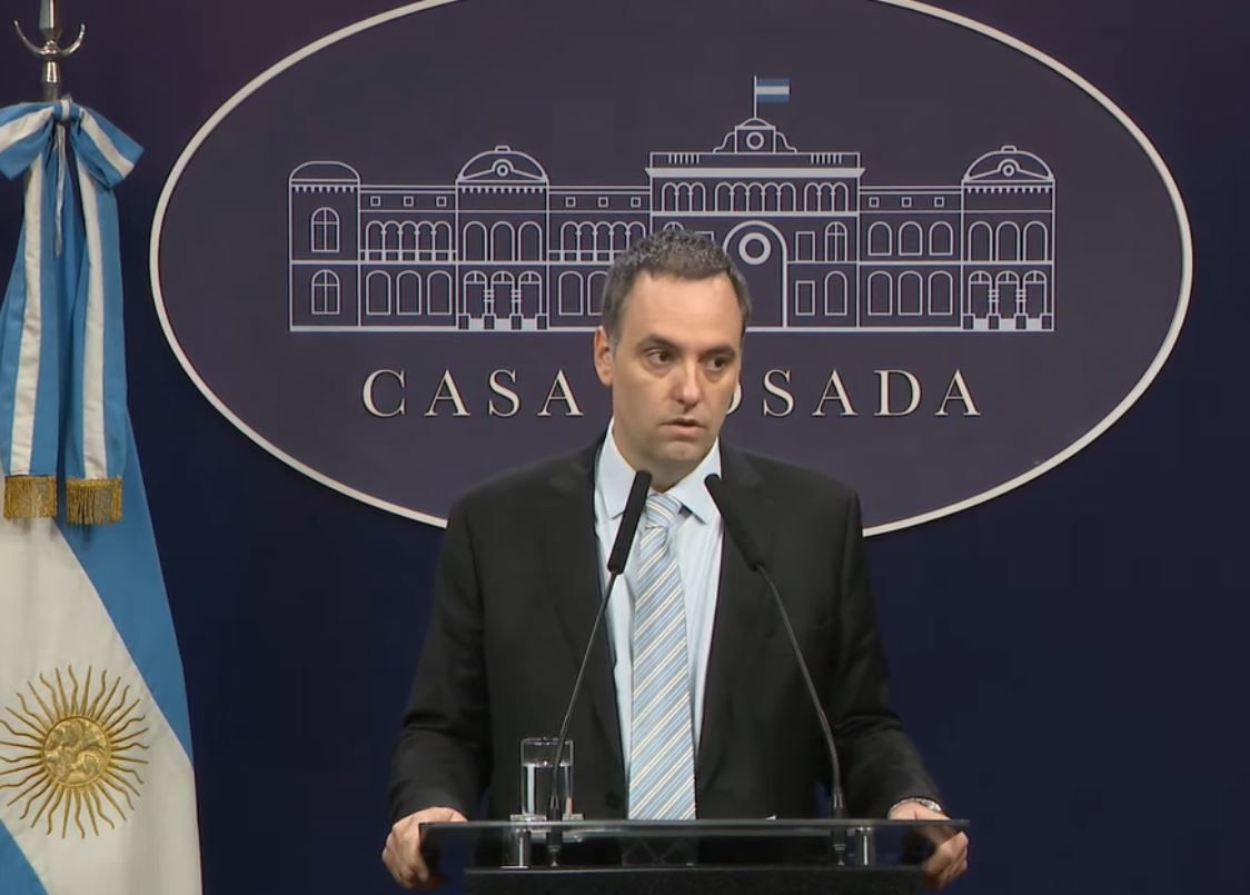 El Gobierno mete presión y dice que podría descontar el día a los estatales que paren