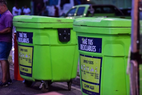 Sólo el 30% del material depositado en los contenedores para reciclado se puede recuperar