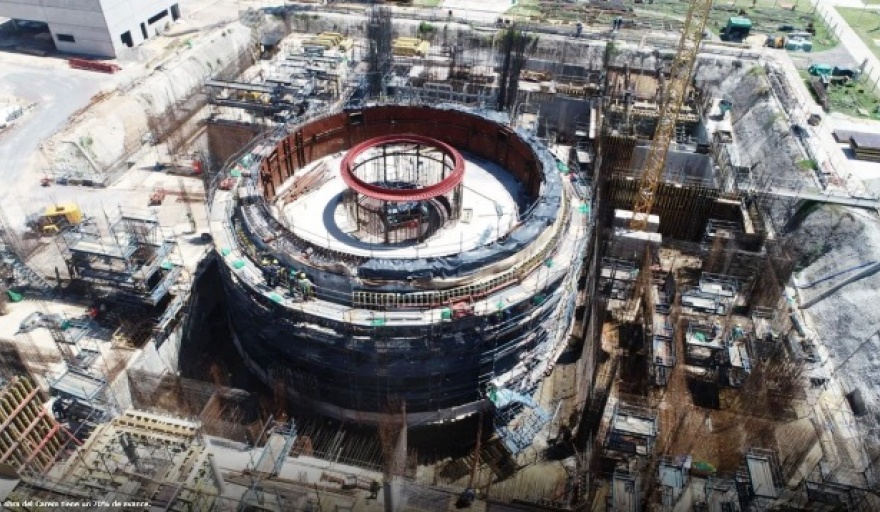 Despiden a 160 trabajadores de la UOCRA y paralizan la construcción de un reactor nuclear