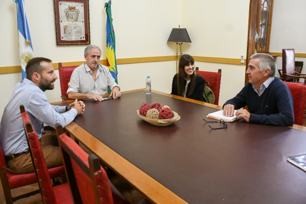 Evalúan propuestas de colaboración entre el gobierno municipal y Villa del Sur