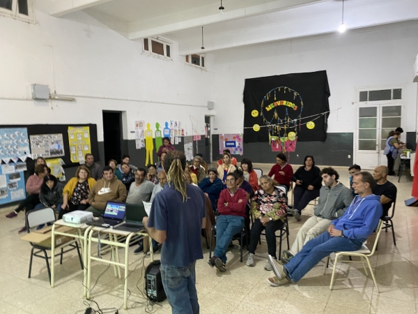 “Cosechando Saberes”: Se realizó una charla sobre alimentación saludable en la Escuela N° 17