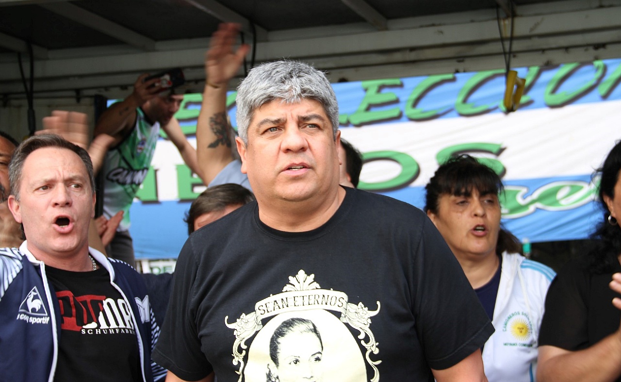 Camioneros define el jueves si realiza un paro de 48 horas, mientras crece la tensión con el Gobierno