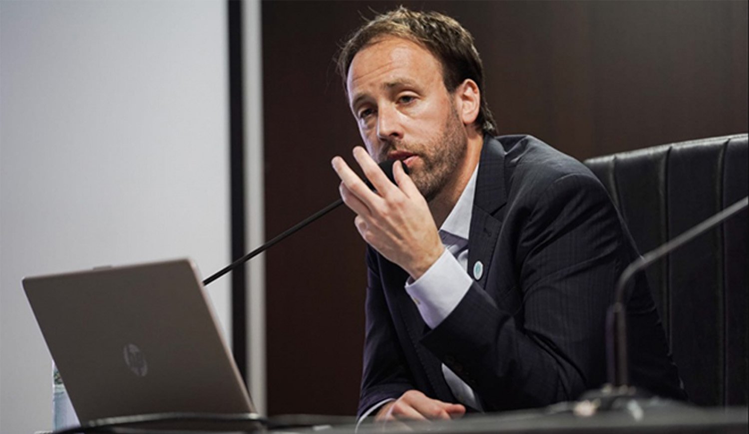 Panorama político: la danza de las paritarias, el ajuste y el liderazgo en el PJ