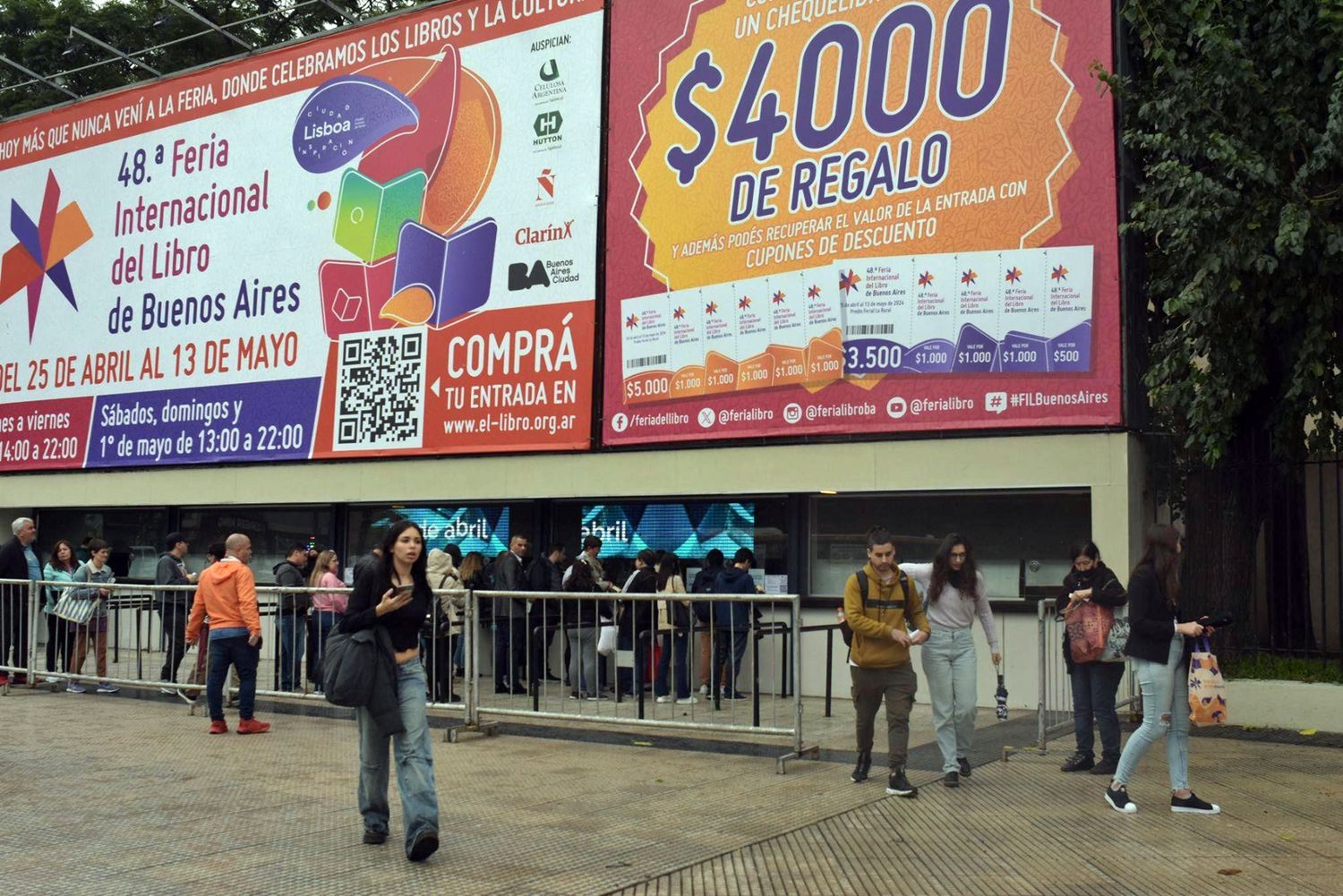 Afirman que la cifra que dio el Gobierno sobre su participación en la Feria del Libro es de “literatura fantástica”