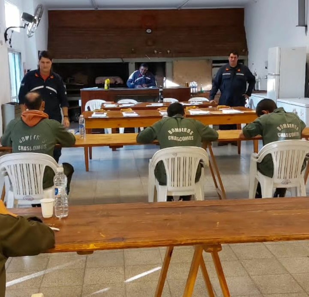Aspirantes a Bomberos Voluntarios de Chascomús culminan una etapa importante en su formación