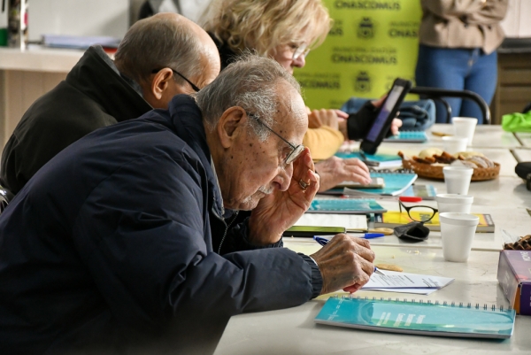 Javier Gastón dio inicio formal a la capacitación en Herramientas Tecnológicas para Adultos Mayores