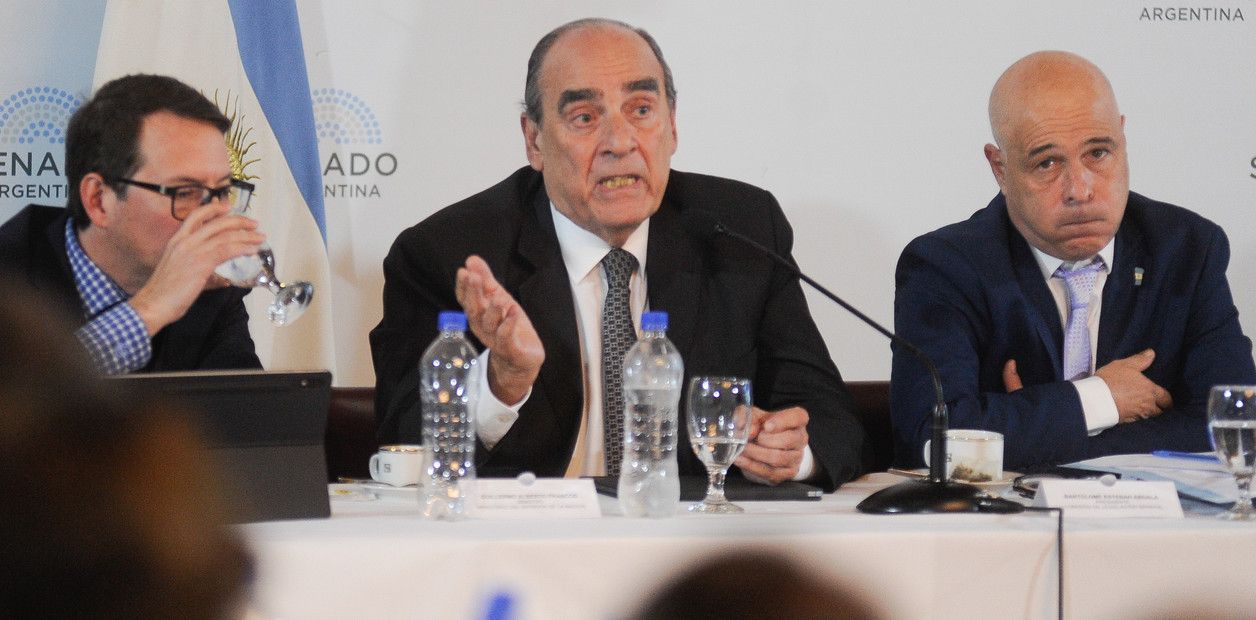 Ley Bases: el Gobierno negocia cambios en el régimen de inversiones y en Ganancias