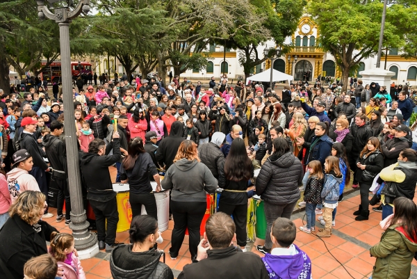 Gran celebración por el aniversario de Chascomús en la plaza Independencia