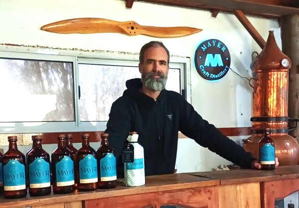 El Gin Mayer: Un símbolo de calidad y vínculo con Chascomús