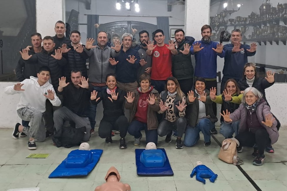 Tuvo lugar la capacitación de RCP, uso de DEA y Primeros Auxilios en del club de Pelota