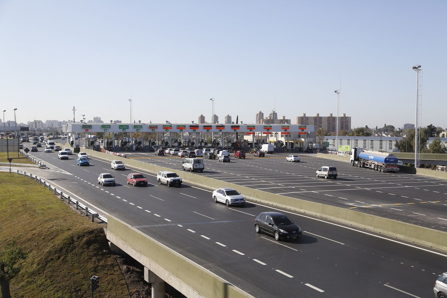 El Gobierno aprobó nuevas subas en los peajes de rutas y autopistas nacionales