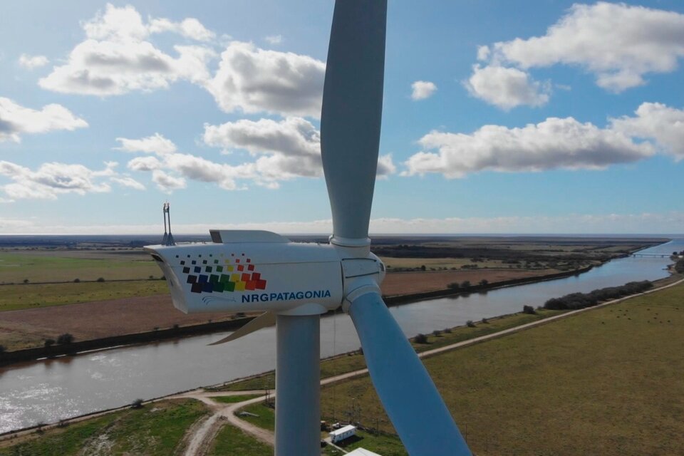 La historia del primer molino eólico en el municipio de Castelli