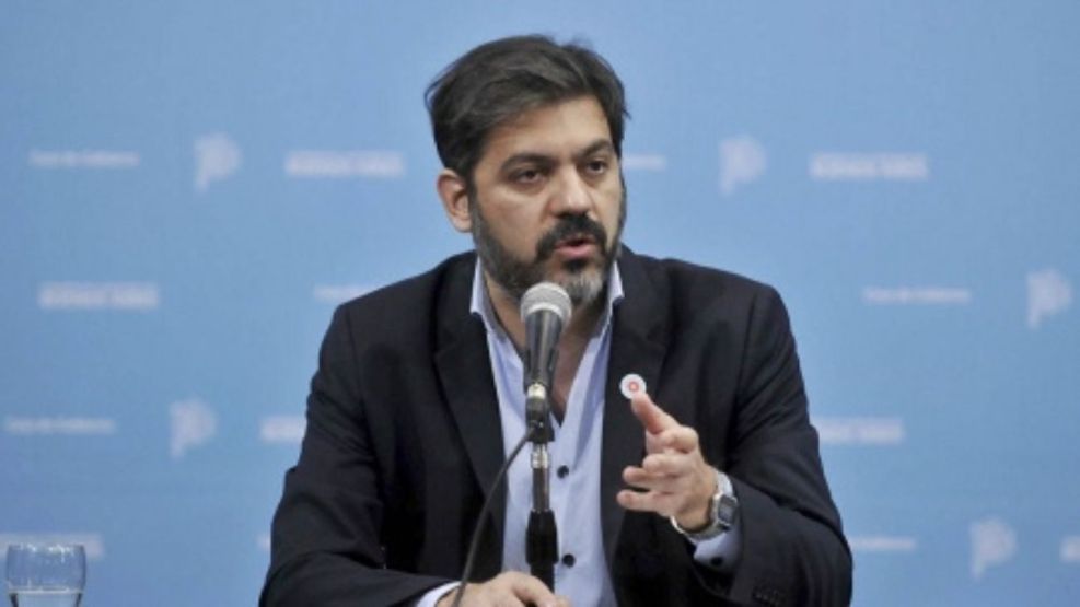 La Provincia sale al cruce de Caputo y reclama información sobre la salida de oro de las reservas del Central