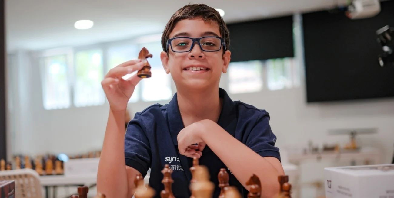 Faustino Oro le ganó al dos del mundo en ajedrez en menos de tres minutos