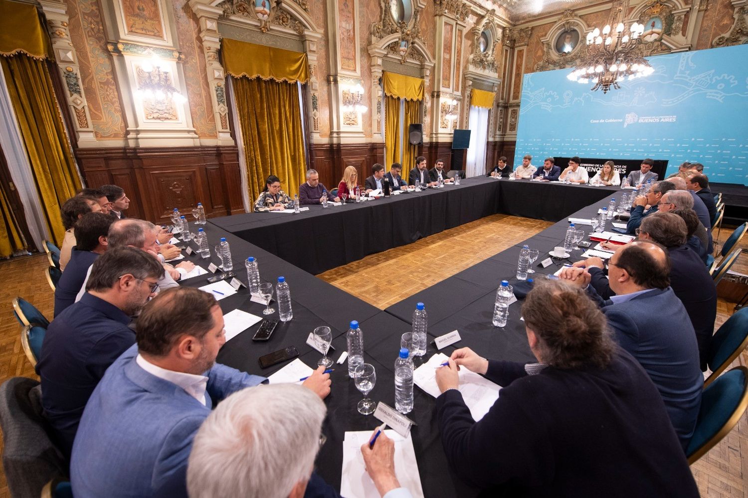 El gobernador Kicillof se reunió con el Foro de Intendentes Radicales