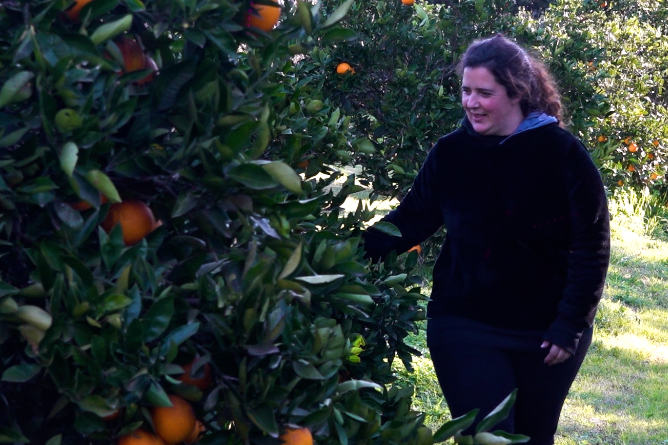 Helena Escaray: De mochilera a emprendedora, revitalizando la tradición frutal en Chascomús