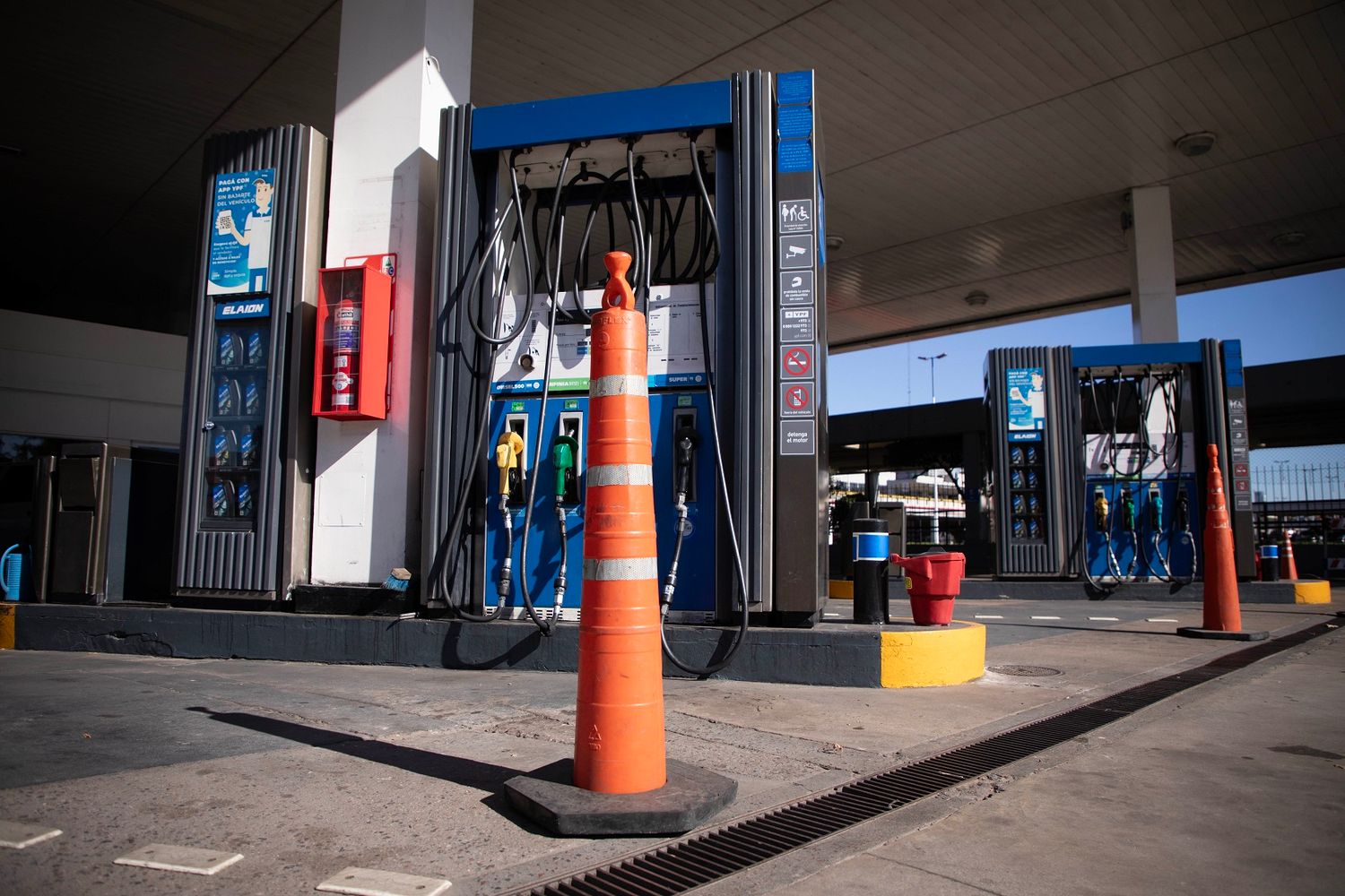 Las estaciones de servicio que cobren tasas municipales lo deberán informar con un cartel