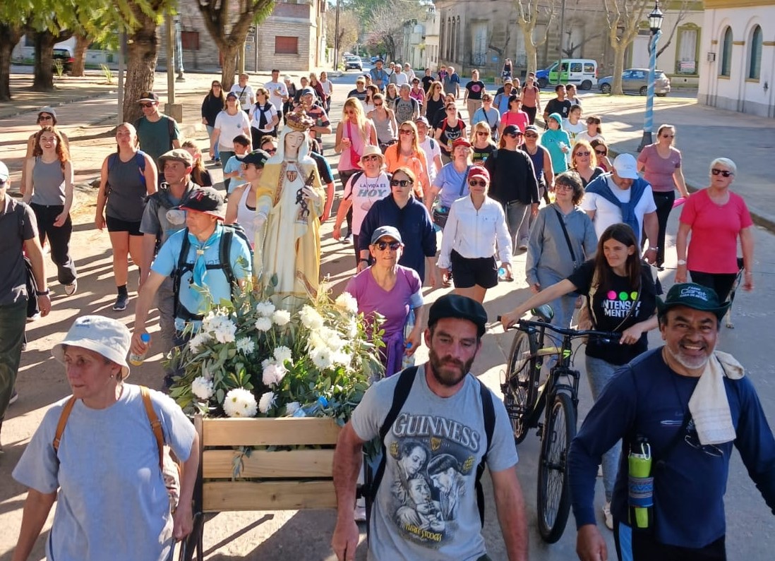 Caminata por la vida: Exitosa 7ª Peregrinación alrededor de la laguna de Chascomús