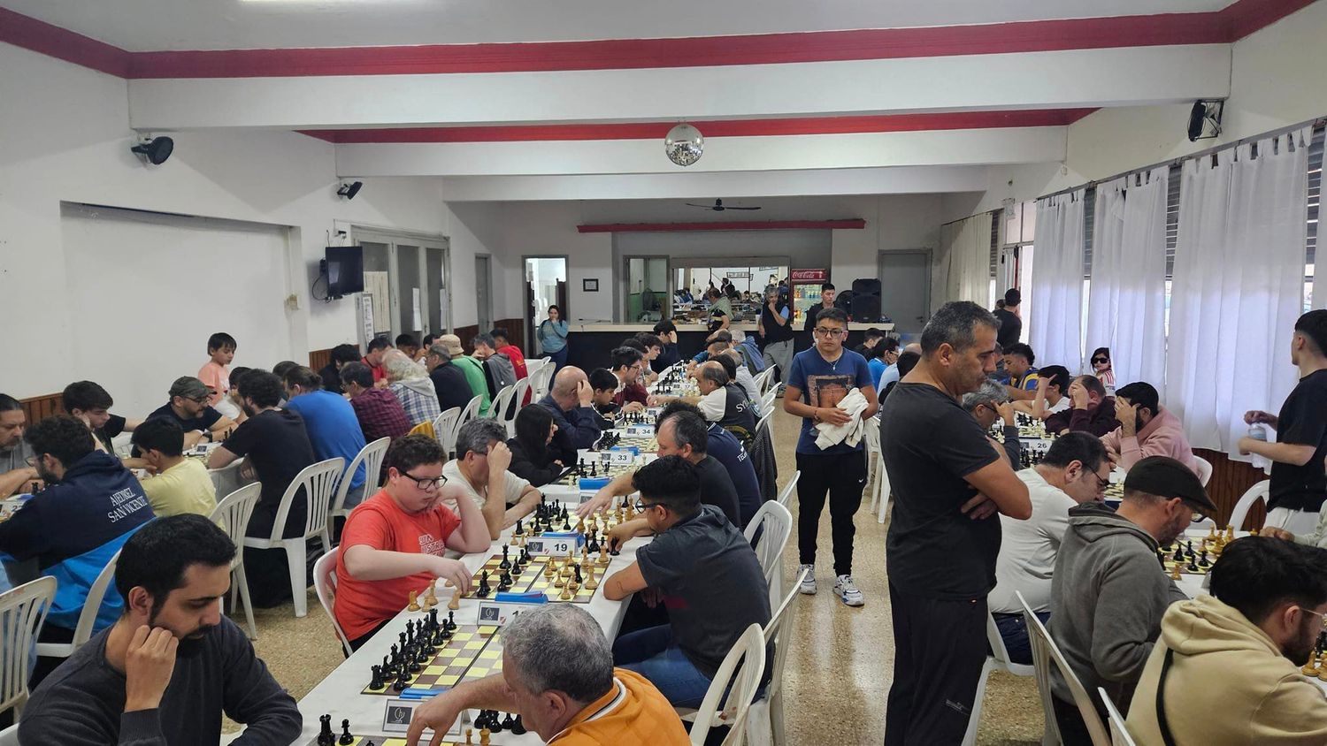 Intensa jornada de ajedrez en Chascomús con dos torneos y más de 100 participantes
