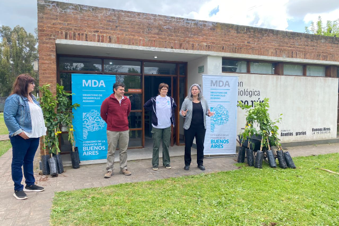 Entregaron frutales a productores locales y de municipios vecinos en la Estación Hidrobiológica