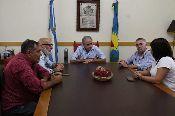 Reunión del Ejecutivo Municipal con representantes de UPCN