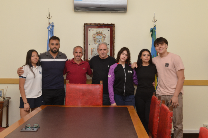 Atletas locales en el Campeonato Nacional de Levantamiento Olímpico