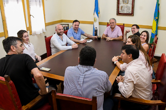 El Intendente Javier Gastón presentó el programa “Chascomús km 0 de la Democracia” a los concejales