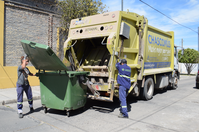 Trabajos para normalizar la recolección de residuos demorada por reparaciones de camiones compactadores