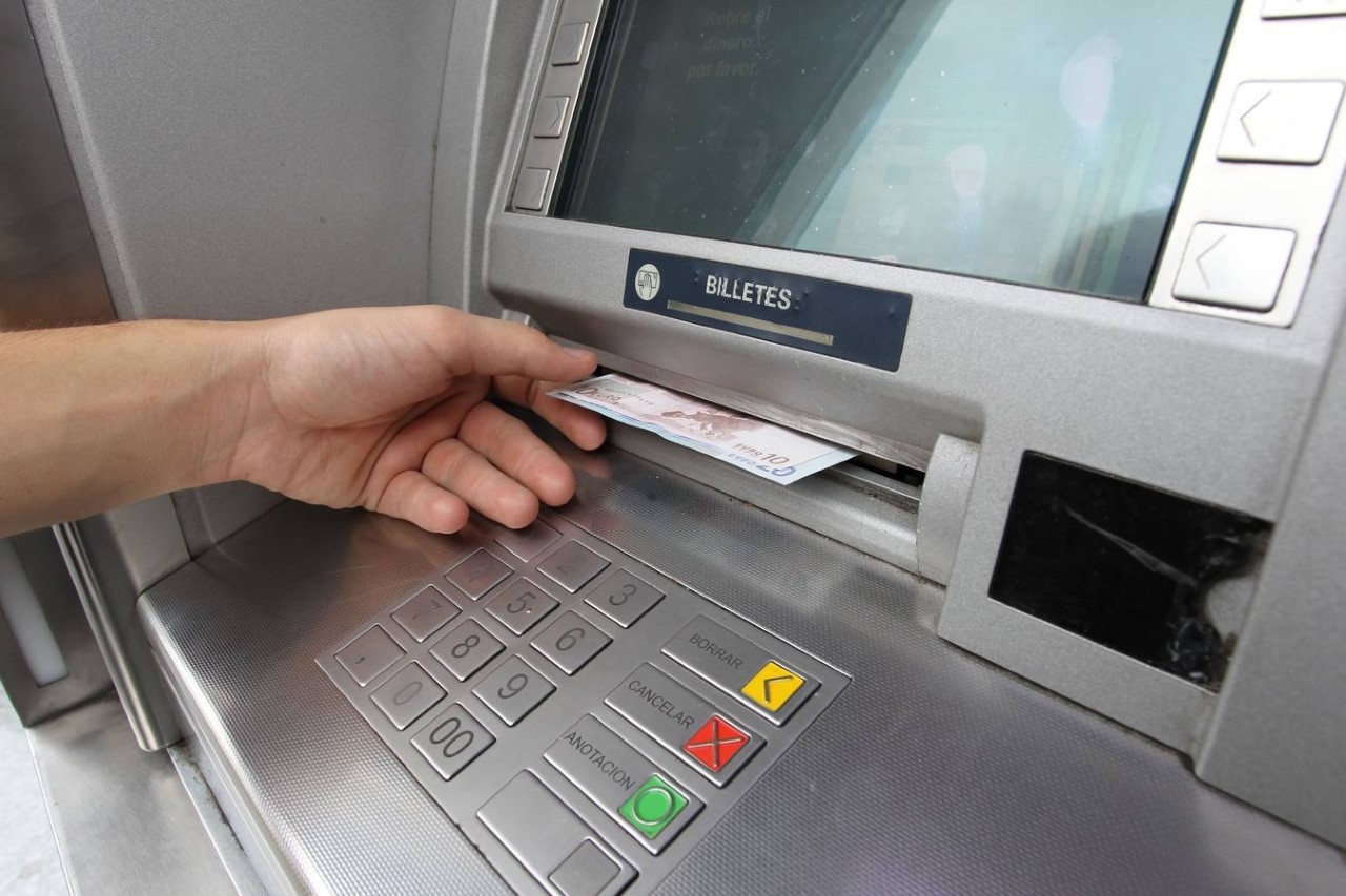 Los docentes bonaerenses cobran un día antes, por el Día del Bancario