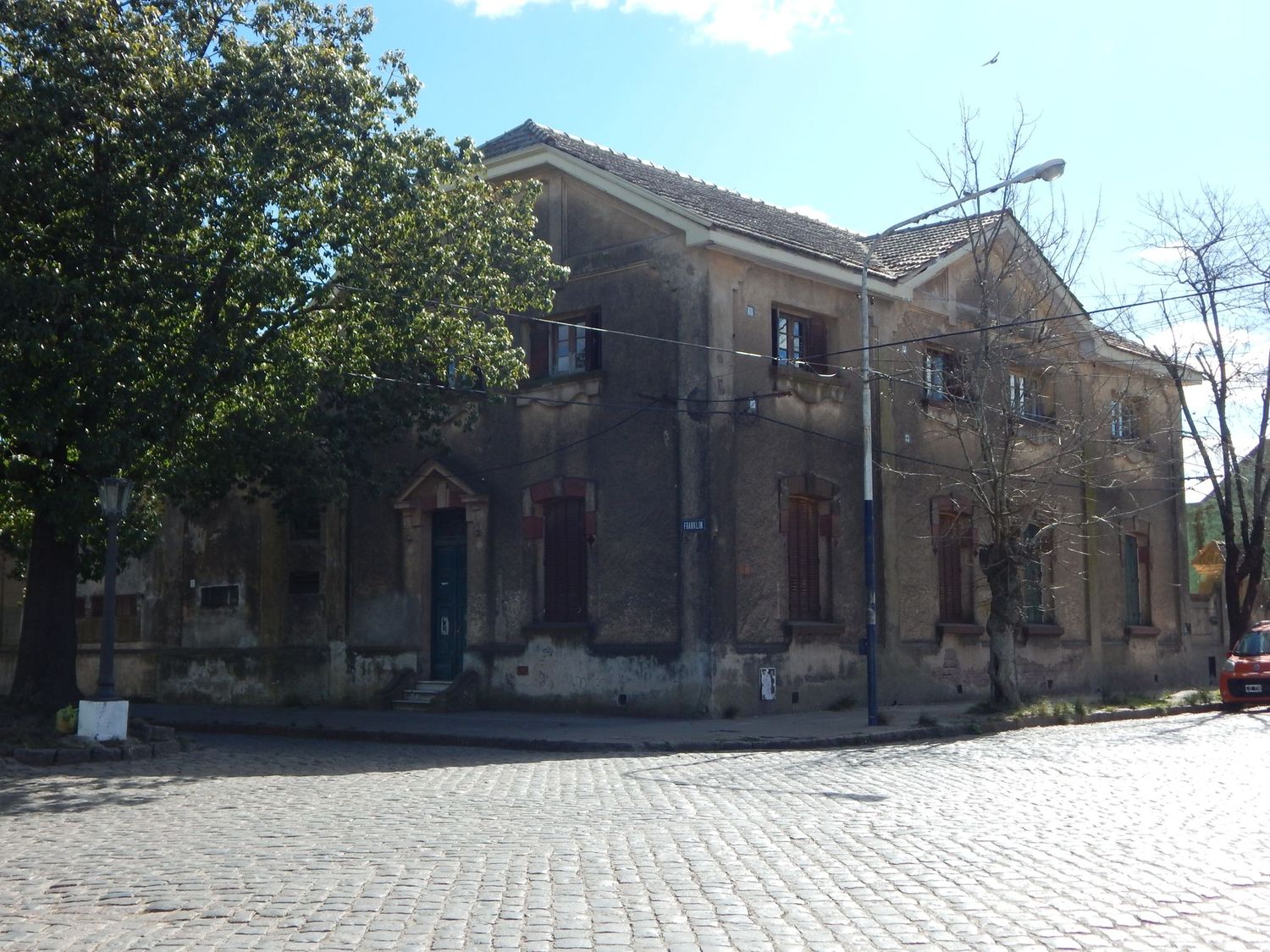 Unidad por Chascomús desmiente a la Presidenta del Consejo Escolar sobre un pedido de maquinaria municipal