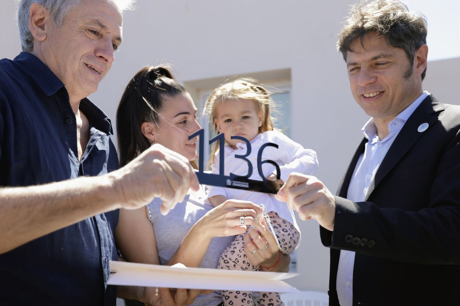 Kicillof en Chascomús: entrega de viviendas y nueva ambulancia para el Hospital Municipal