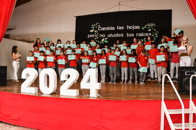 Emotivos actos de cierre del ciclo lectivo en las escuelas municipales