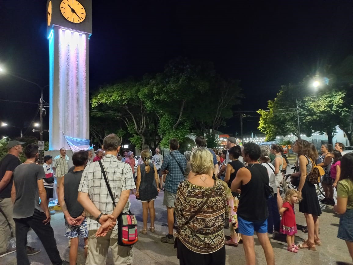 Vecinos autoconvocados convocan a una marcha este sábado en el Reloj en repudio a expresiones del presidente Milei