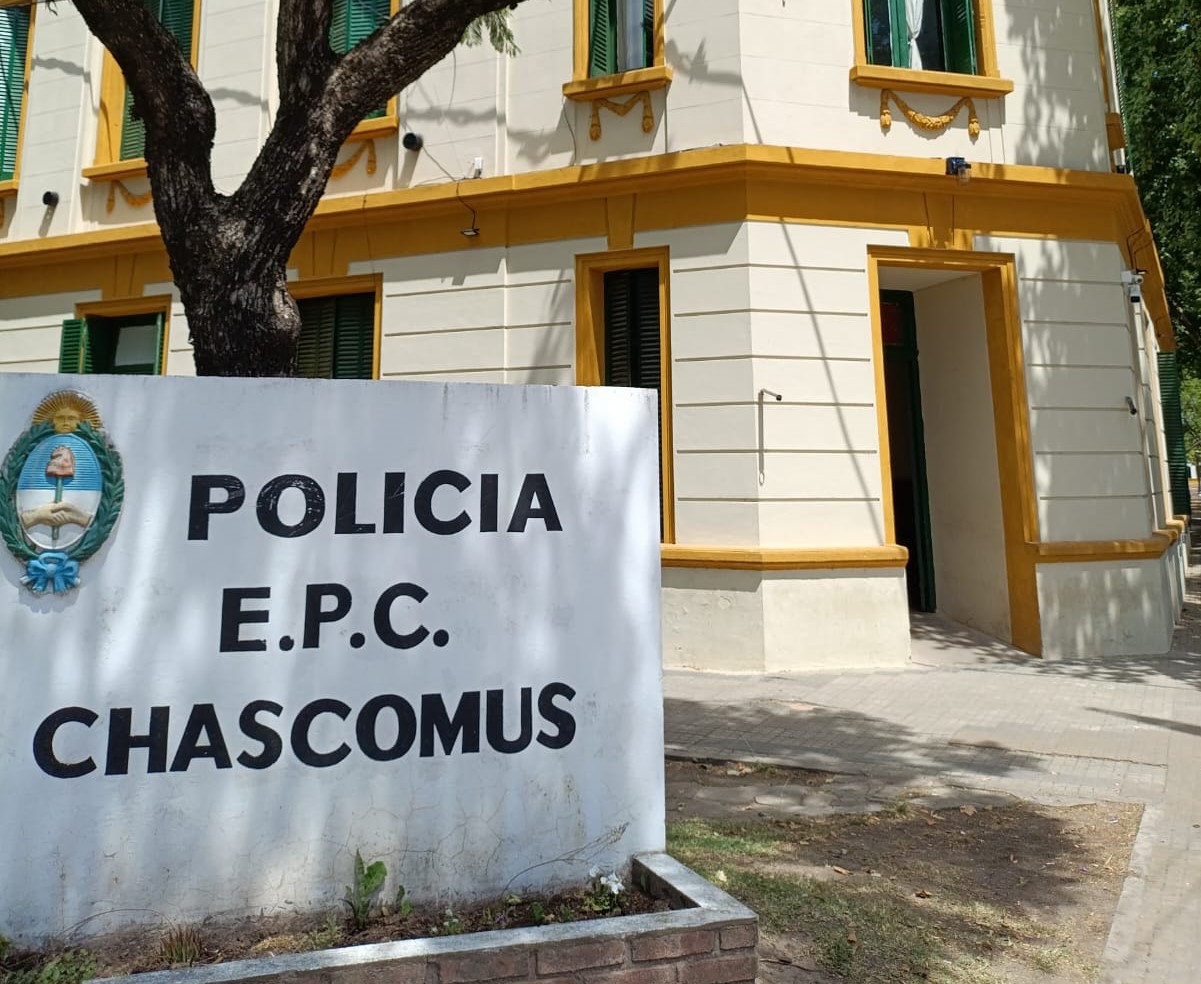 Dos aprehensiones en Chascomús: un hombre con orden judicial pendiente y otro por disturbios en la vía pública