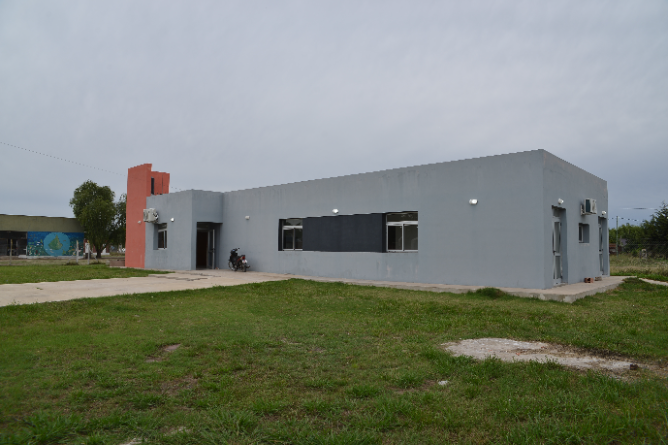 Javier Gastón recorrió la obra del nuevo CAPS del barrio San Cayetano próximo a inaugurarse