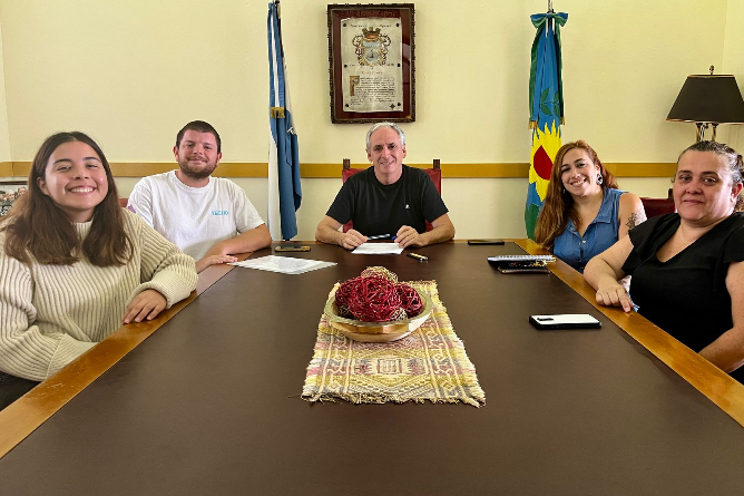 Reunión entre el Intendente y TECHO para coordinar soluciones habitacionales