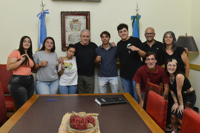 Entrega de llaves a los nuevos estudiantes de la Residencia Universitaria de Chascomús en La Plata