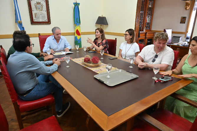 Javier Gastón recibió a destacados artistas internacionales que participan de “El Festival”