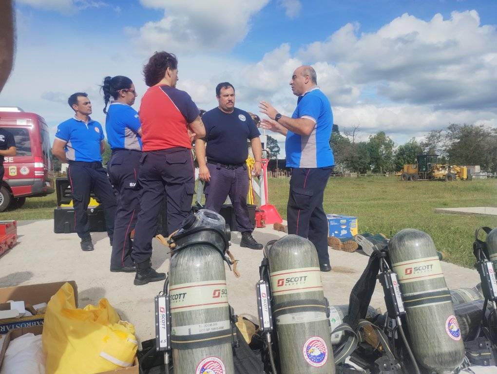 Bomberos de Chascomús se capacitan en Materiales Peligrosos con instructores de la Federación Bonaerense