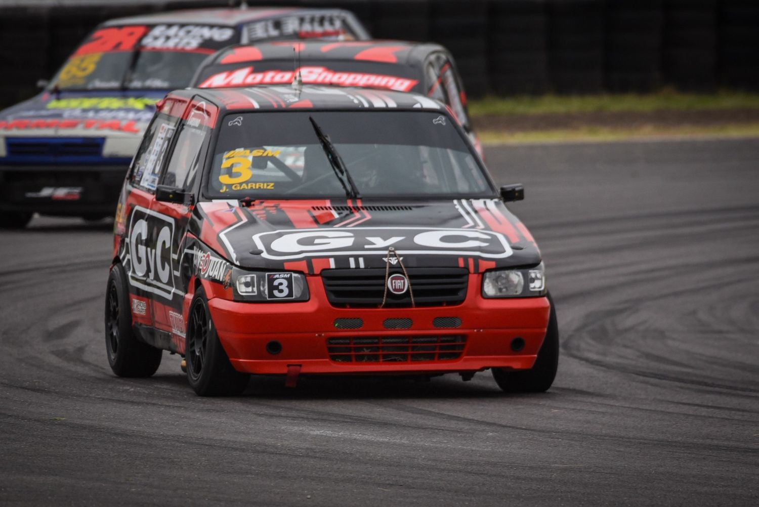 Juanchi Gárriz se destaca en el inicio de la segunda fecha del Fiat Uno ASM en La Plata