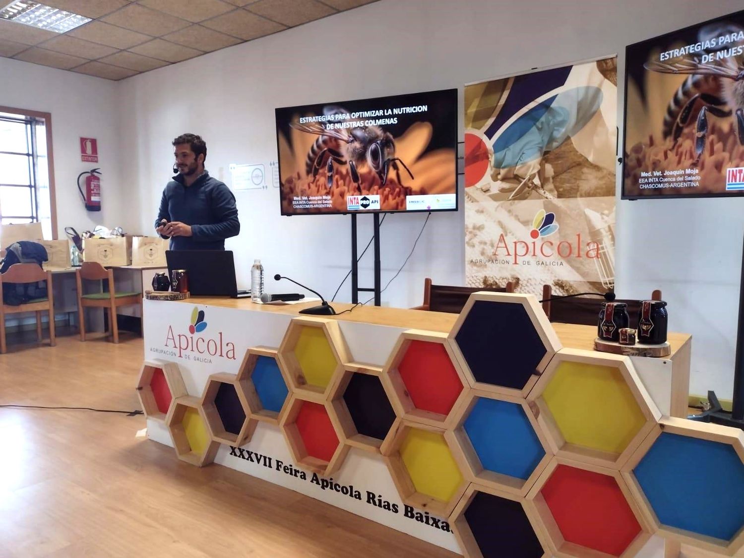 Apicultor del INTA Chascomús disertó en prestigiosa feria apícola internacional en España
